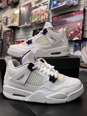 Air Jordan 4 Metallic Purple Size 7y Shoes